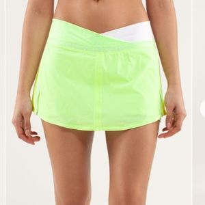 Lululemon Run: Pace Skirt Size 10 Light Green